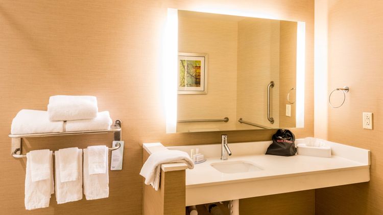 Fairfield Inn & Suites Atlanta Fairburn Room