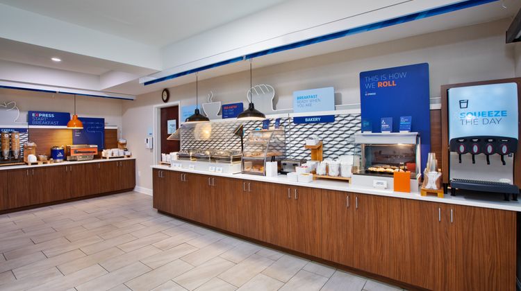 Holiday Inn Express & Suites Sumter Restaurant
