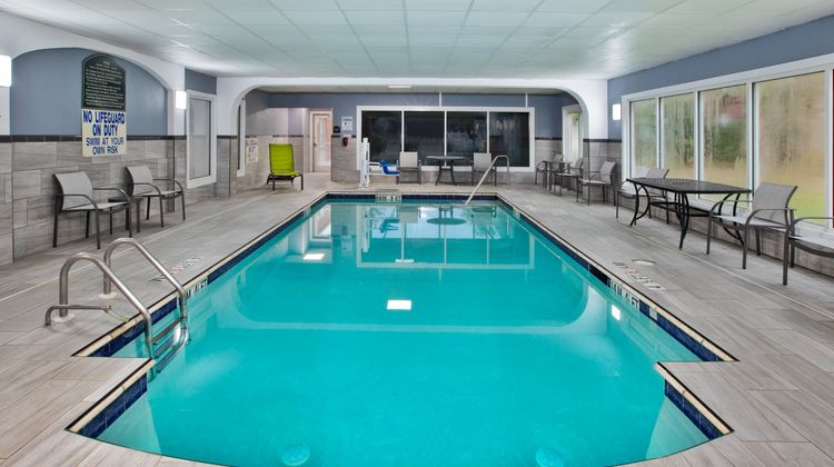 Holiday Inn Express & Suites Sumter Pool
