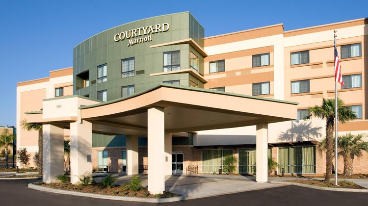 Courtyard San Diego Oceanside Exterior