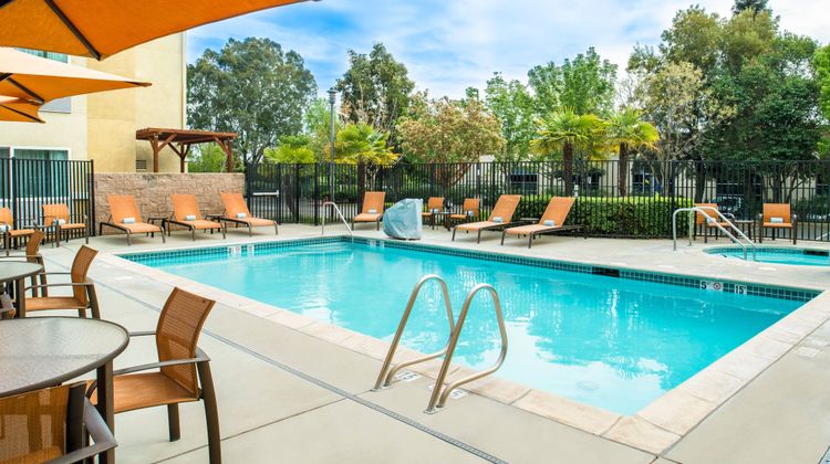 Courtyard Sacramento Cal Expo Pool