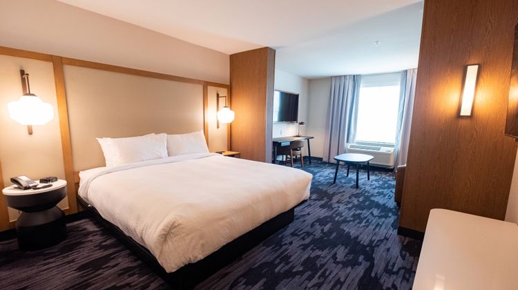 Fairfield Inn & Suites Fond du Lac Suite