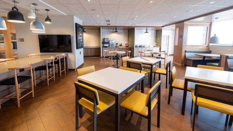 <b>Fairfield Inn & Suites Fond du Lac Restaurant</b>. Images powered by <a href="https://www.leonardoworldwide.com/" title="Leonardo Worldwide" target="_blank">Leonardo</a>.