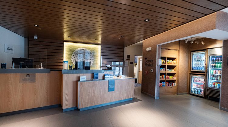 Fairfield Inn & Suites Fond du Lac Lobby
