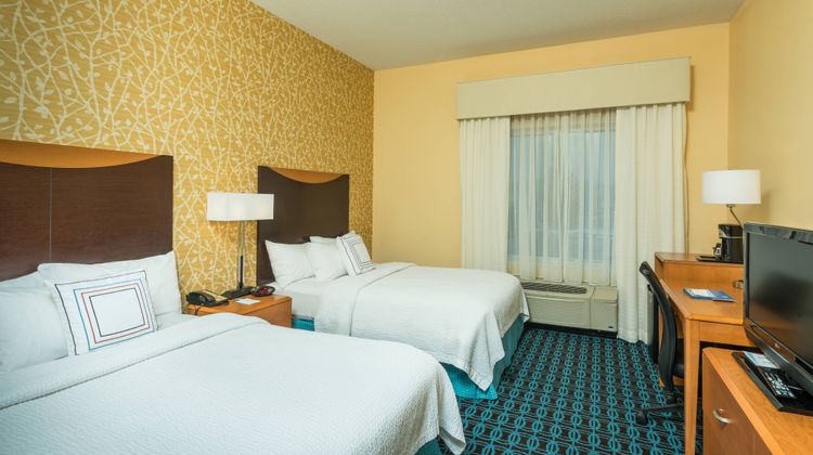 Fairfield Inn & Suites Augusta Room