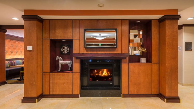Fairfield Inn & Suites Augusta Lobby