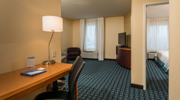 Fairfield Inn & Suites Augusta Suite
