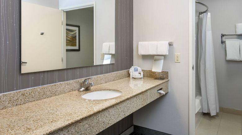 <b>Courtyard Roseville Galleria Mall Room</b>. Images powered by <a href="https://www.leonardoworldwide.com/" title="Leonardo Worldwide" target="_blank">Leonardo</a>.