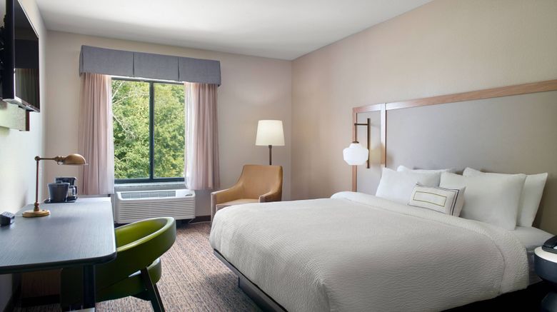 <b>Fairfield Inn & Suites Asheville Airport Room</b>. Images powered by <a href="https://www.leonardoworldwide.com/" title="Leonardo Worldwide" target="_blank">Leonardo</a>.
