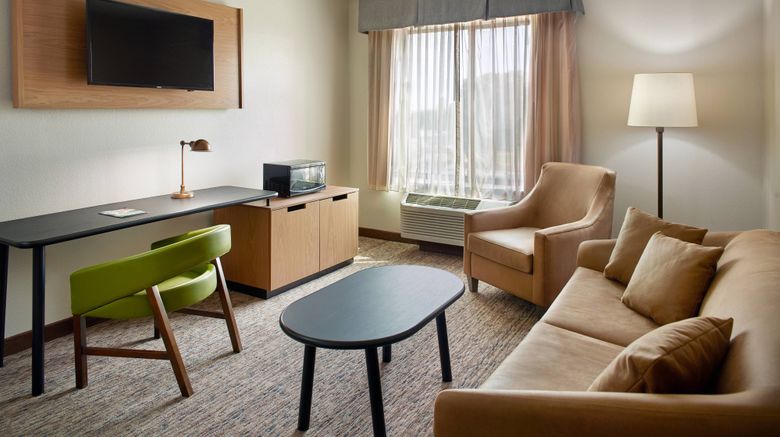 <b>Fairfield Inn & Suites Asheville Airport Room</b>. Images powered by <a href="https://www.leonardoworldwide.com/" title="Leonardo Worldwide" target="_blank">Leonardo</a>.