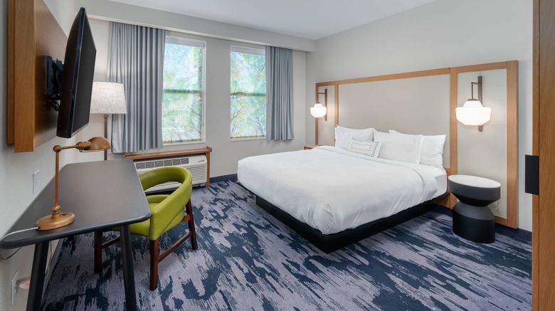 <b>Fairfield Inn & Suites Historic Downtown Room</b>. Images powered by <a href="https://www.leonardoworldwide.com/" title="Leonardo Worldwide" target="_blank">Leonardo</a>.
