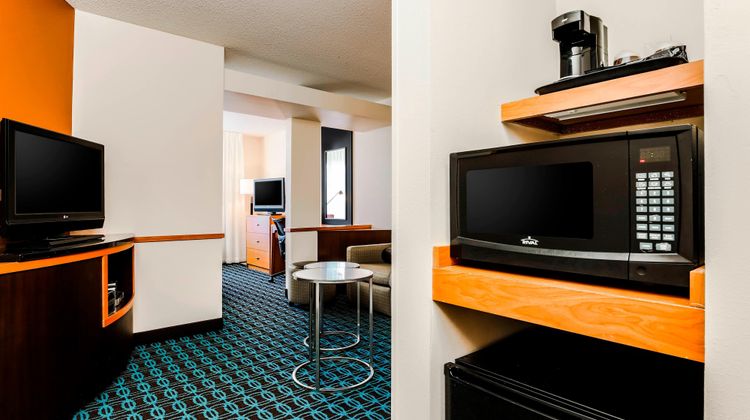 Fairfield Inn & Suites Wilkes-Barre Room
