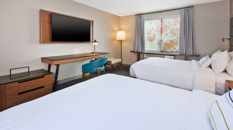 Fairfield Inn & Suites Kalamazoo Room