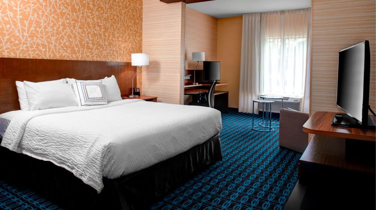 Fairfield Inn & Suites Douglas Suite