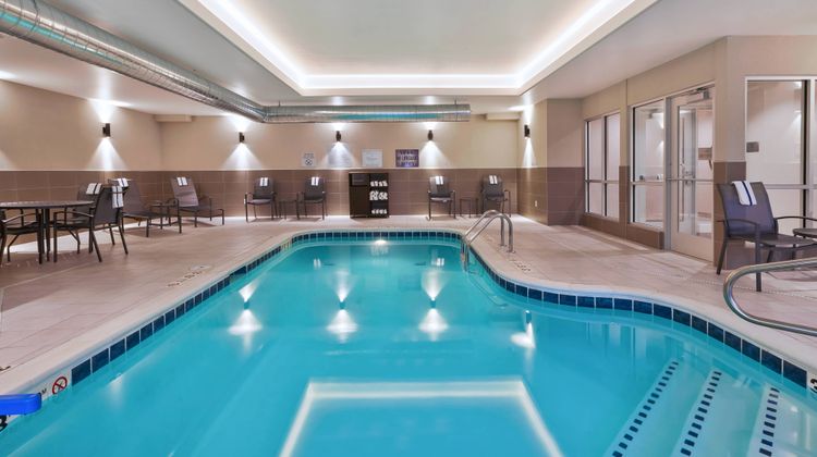 Fairfield Inn & Suites Kalamazoo Pool