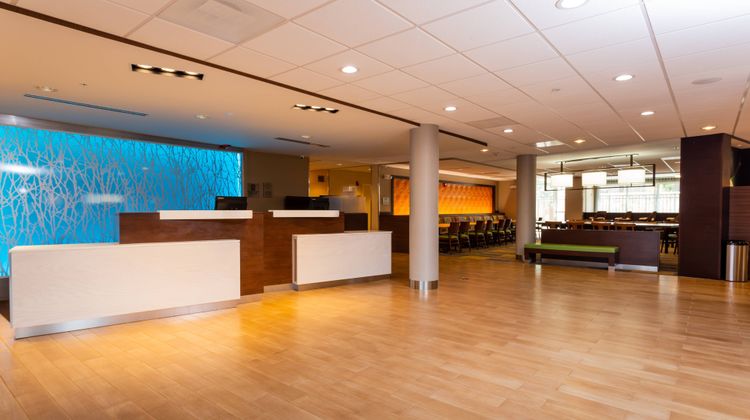 Fairfield Inn & Suites Bay City Lobby