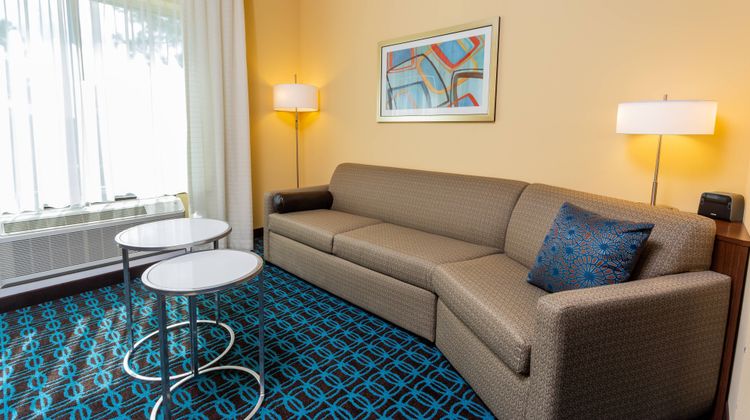 Fairfield Inn & Suites Bay City Room