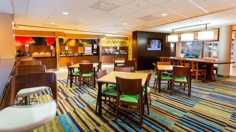 <b>Fairfield Inn & Suites Bay City Restaurant</b>. Images powered by <a href="https://www.leonardoworldwide.com/" title="Leonardo Worldwide" target="_blank">Leonardo</a>.