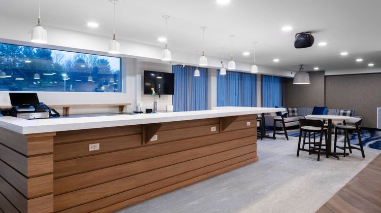 Fairfield Inn-Suites Springfield Enfield Pool