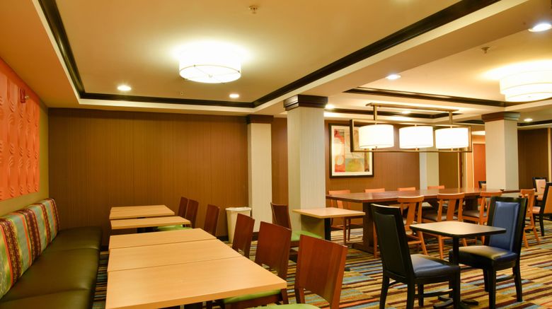 <b>Fairfield Inn & Suites Hartford Airport Restaurant</b>. Images powered by <a href="https://www.leonardoworldwide.com/" title="Leonardo Worldwide" target="_blank">Leonardo</a>.