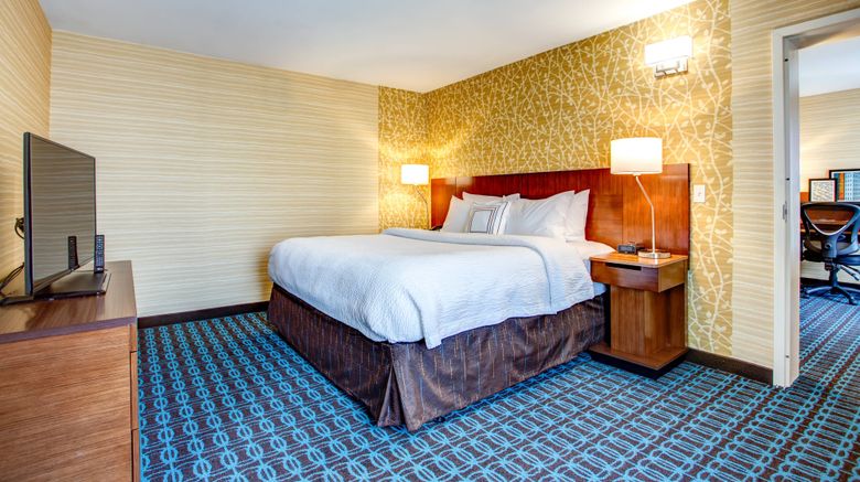 <b>Fairfield Inn/Suites Springfield-Holyoke Room</b>. Images powered by <a href="https://www.leonardoworldwide.com/" title="Leonardo Worldwide" target="_blank">Leonardo</a>.