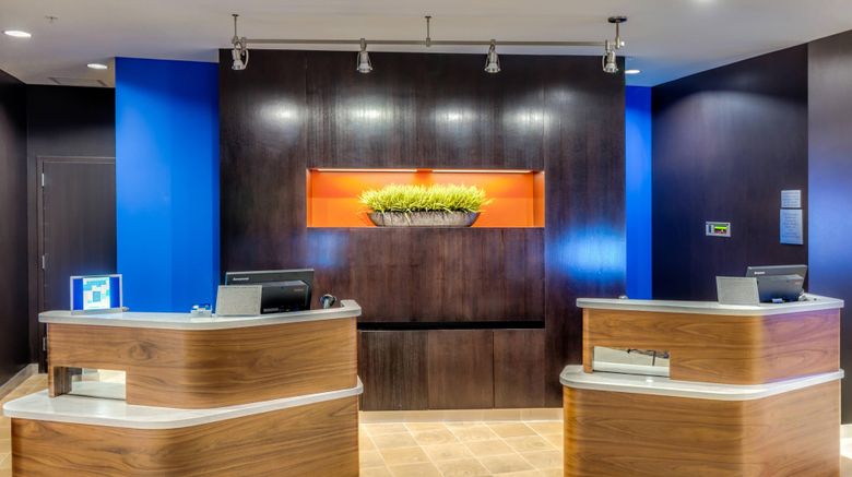 <b>Courtyard St Petersburg Clearwater Lobby</b>. Images powered by <a href="https://www.leonardoworldwide.com/" title="Leonardo Worldwide" target="_blank">Leonardo</a>.