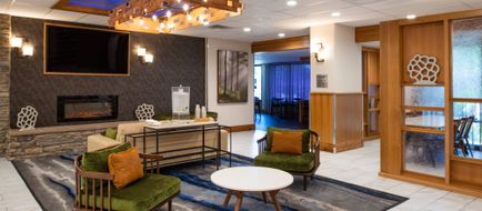 Fairfield Inn & Suites Central Lobby