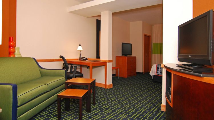Fairfield Inn & Suites Tehachapi Room