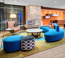 Fairfield Inn & Suites North Airport Lobby