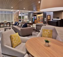 Fairfield Inn/Stes Birmingham Colonnade Lobby