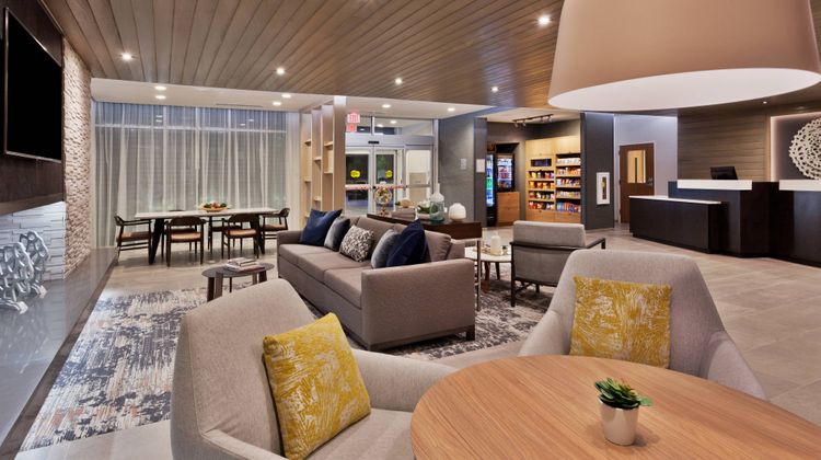Fairfield Inn/Stes Birmingham Colonnade Lobby
