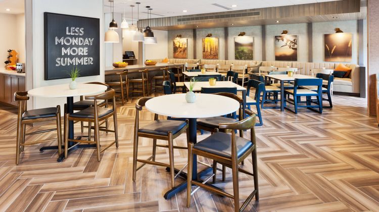 Fairfield Inn/Stes Birmingham Colonnade Restaurant
