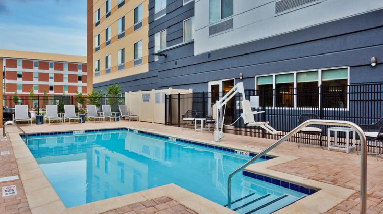 Fairfield Inn/Stes Birmingham Colonnade Pool