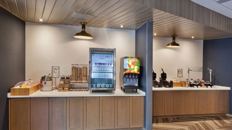 Fairfield Inn/Stes Birmingham Colonnade Restaurant