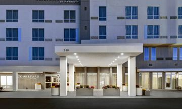 Courtyard by Marriott Hamilton