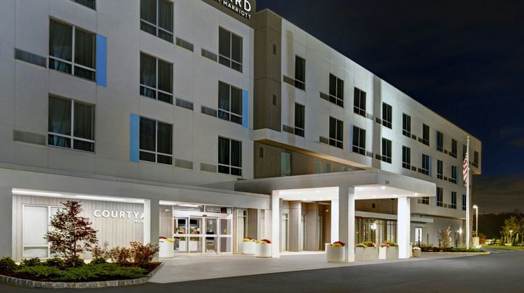 Courtyard by Marriott Hamilton Exterior