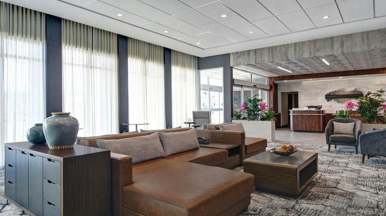 <b>Courtyard by Marriott Hamilton Lobby</b>. Images powered by <a href="https://www.leonardoworldwide.com/" title="Leonardo Worldwide" target="_blank">Leonardo</a>.