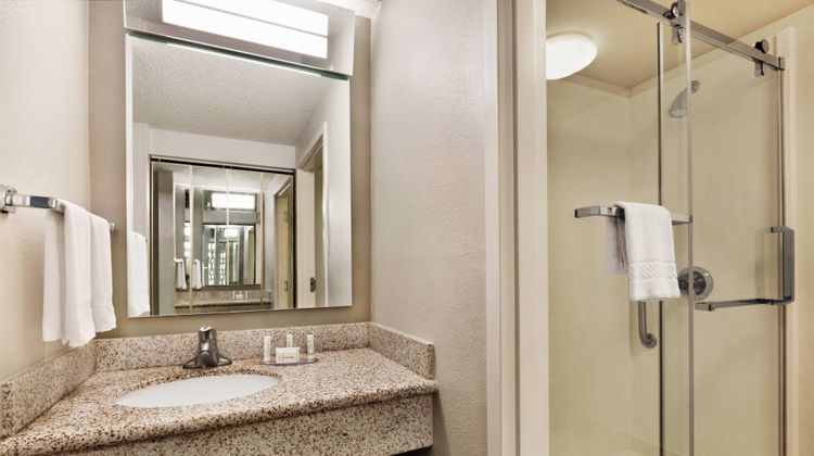 Courtyard by Marriott Tulsa Central Room