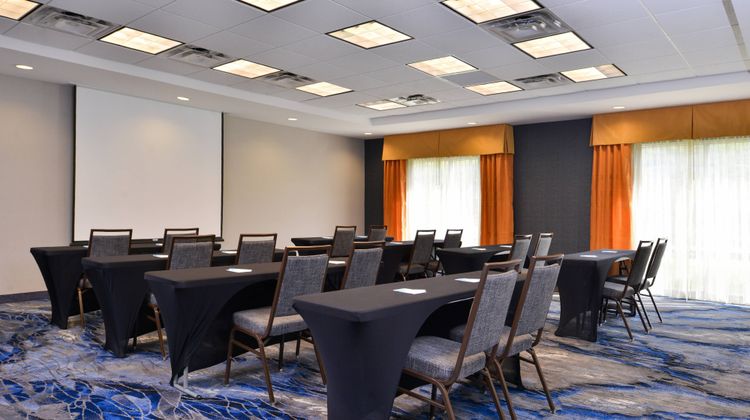 Fairfield Inn & Suites Birmingham Pelham Meeting