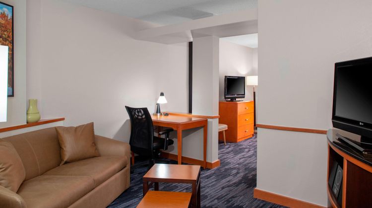 Fairfield Inn & Suites Gadsden Room