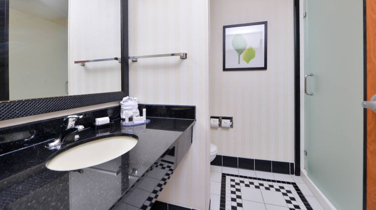 Fairfield Inn & Suites Birmingham Pelham Room