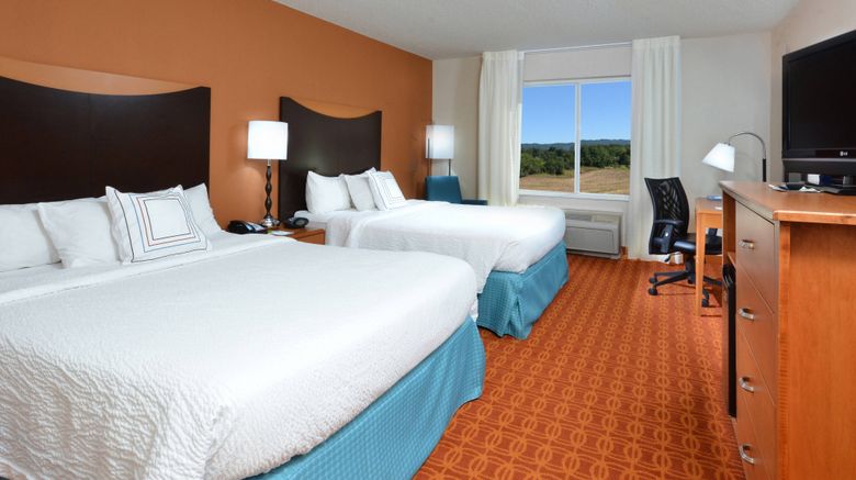 <b>Fairfield Inn & Suites Wytheville Room</b>. Images powered by <a href="https://www.leonardoworldwide.com/" title="Leonardo Worldwide" target="_blank">Leonardo</a>.