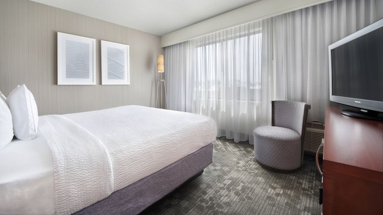 <b>Courtyard South Bend Mishawaka Suite</b>. Images powered by <a href="https://www.leonardoworldwide.com/" title="Leonardo Worldwide" target="_blank">Leonardo</a>.