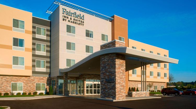 Fairfield Inn & Suites Columbus Exterior