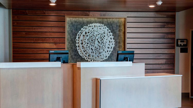 Fairfield Inn & Suites Columbus Lobby