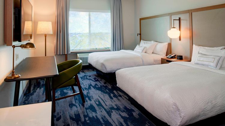 Fairfield Inn & Suites Columbus Room