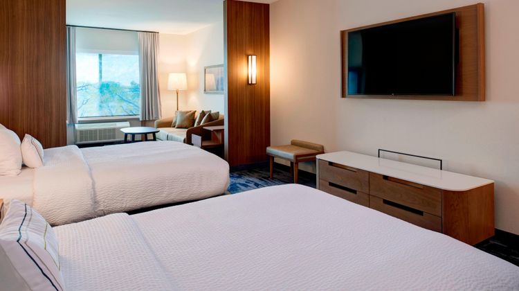 Fairfield Inn & Suites Columbus Suite