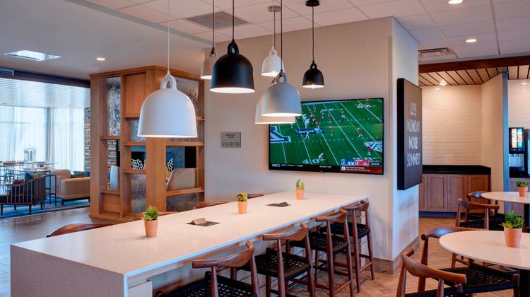 Fairfield Inn & Suites Columbus Restaurant