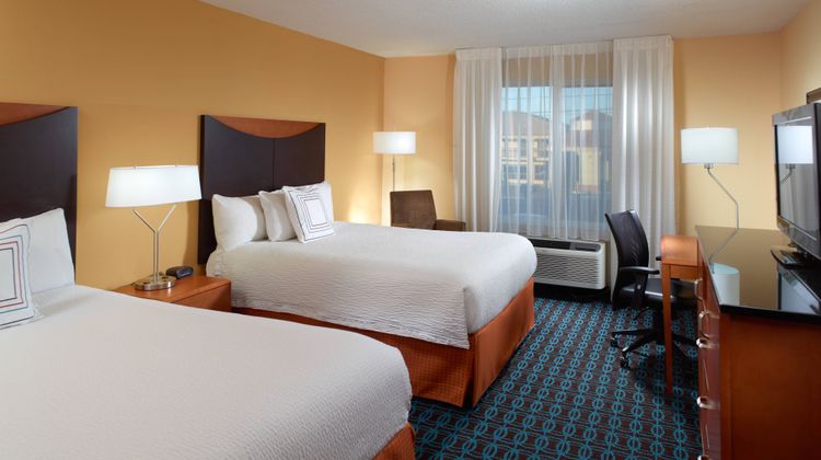 Fairfield Inn & Suites Clarksville Room