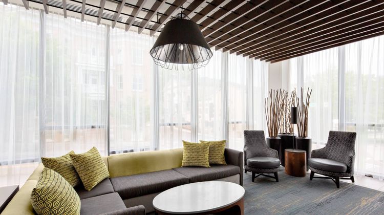 Courtyard By Marriott Knoxville Lobby